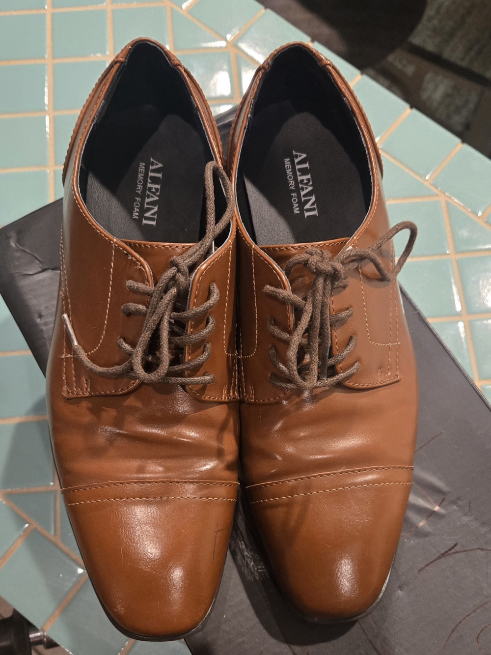 Classic Men’s Brown Leather Lace-Up Oxford Shoes